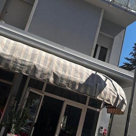 Due Gemelle Hotel Rimini Eksteriør billede