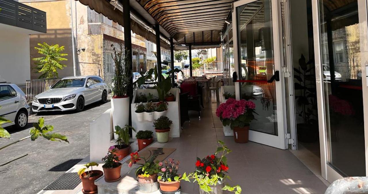 Due Gemelle Hotel Rimini Eksteriør billede