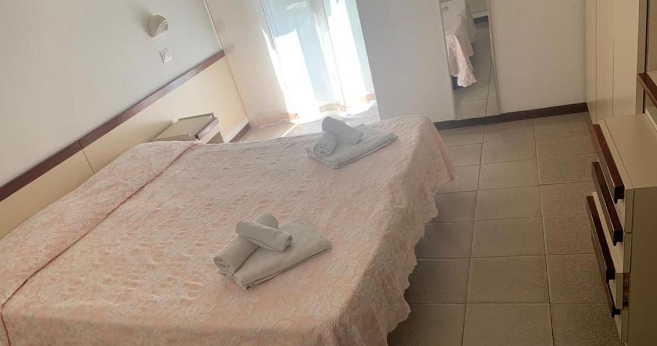 Due Gemelle Hotel Rimini Eksteriør billede