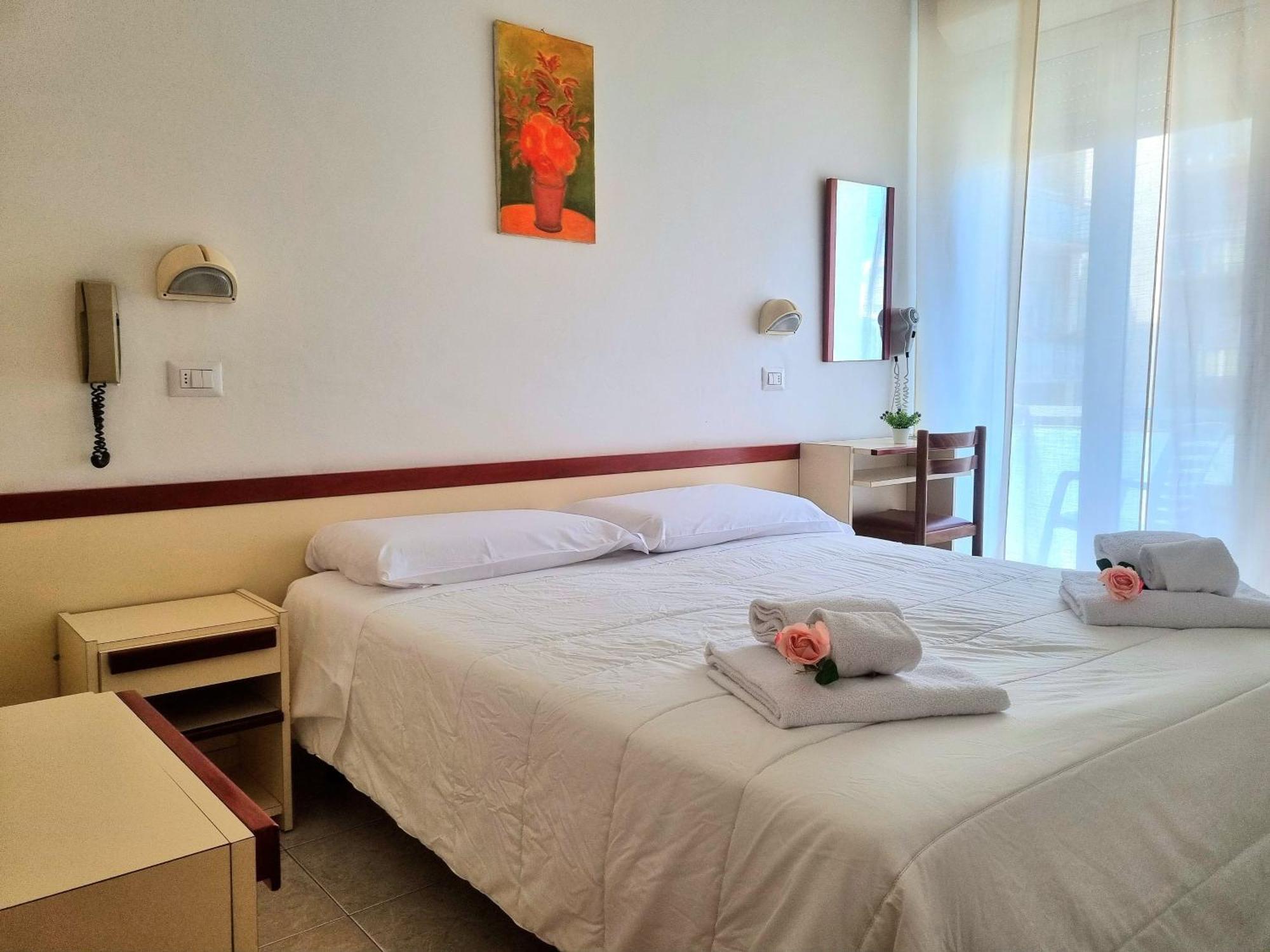Due Gemelle Hotel Rimini Eksteriør billede
