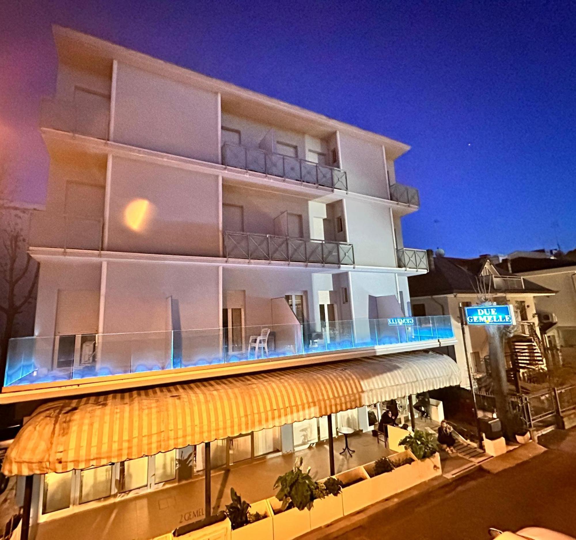 Due Gemelle Hotel Rimini Eksteriør billede